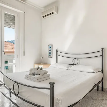 Guesthost - Da Bianca & Functional Flat Apartment