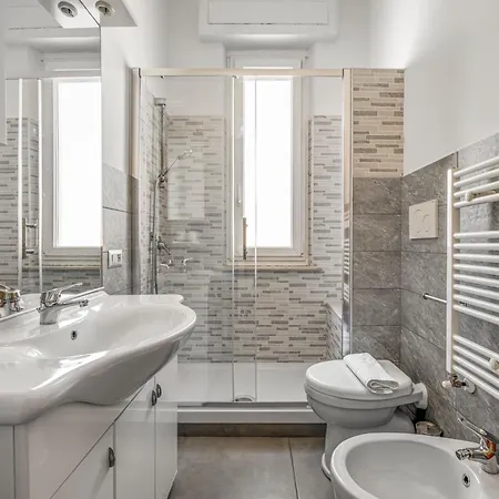 Apartment Guesthost - Da Bianca & Functional Flat La Spezia